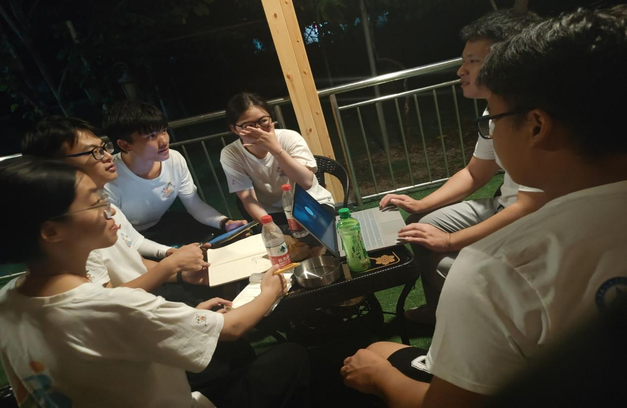 IMBJ_1666263271901086098.png 与兄弟团队探讨交流经验.png