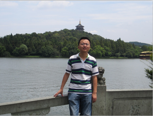 李亮老师.png