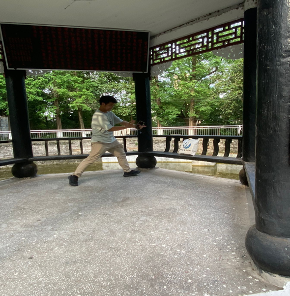 UsDy_1749000287805078057.png