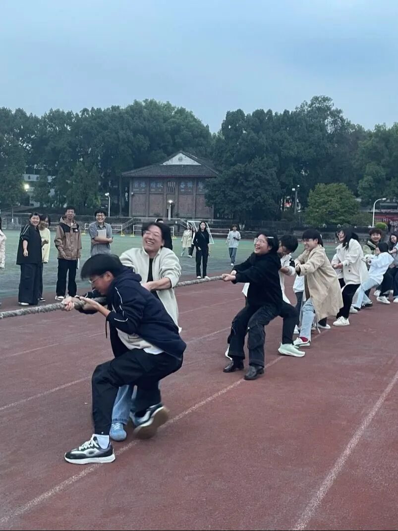 doJD_1762932321576092296.jpg